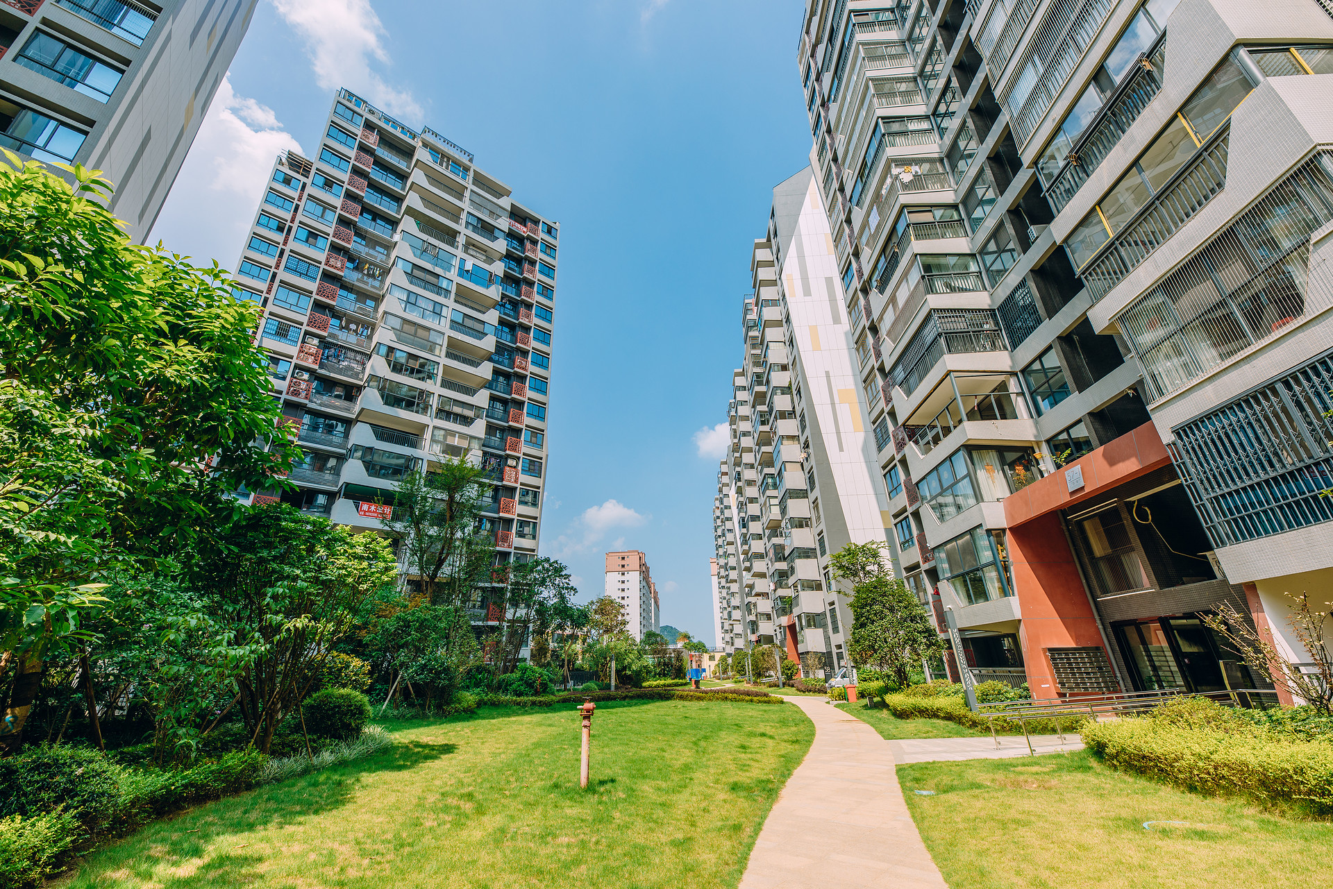 住建部：进一步落实降低购买首套房首付比例